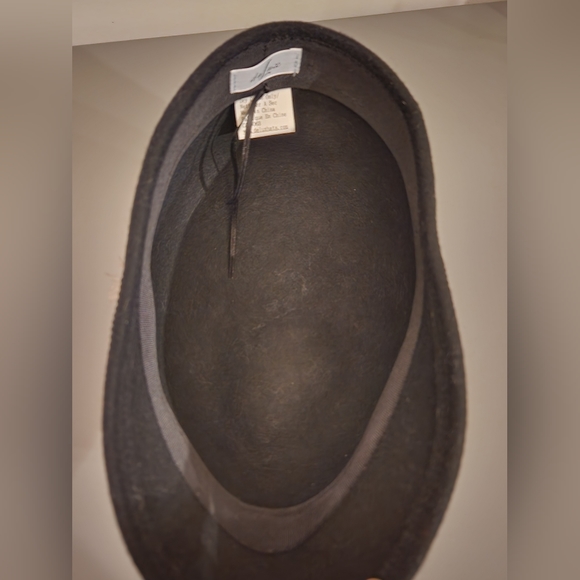 de Lux Wool Riding Hat, Black with Feather - Picture 6 of 9